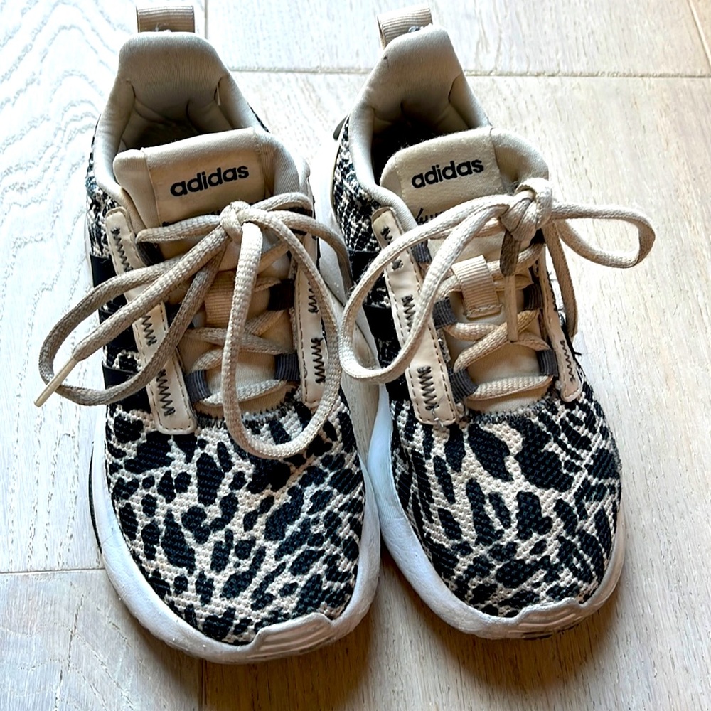 Girls Adidas Racer TR21 - Leopard animal print
Size - US 12k